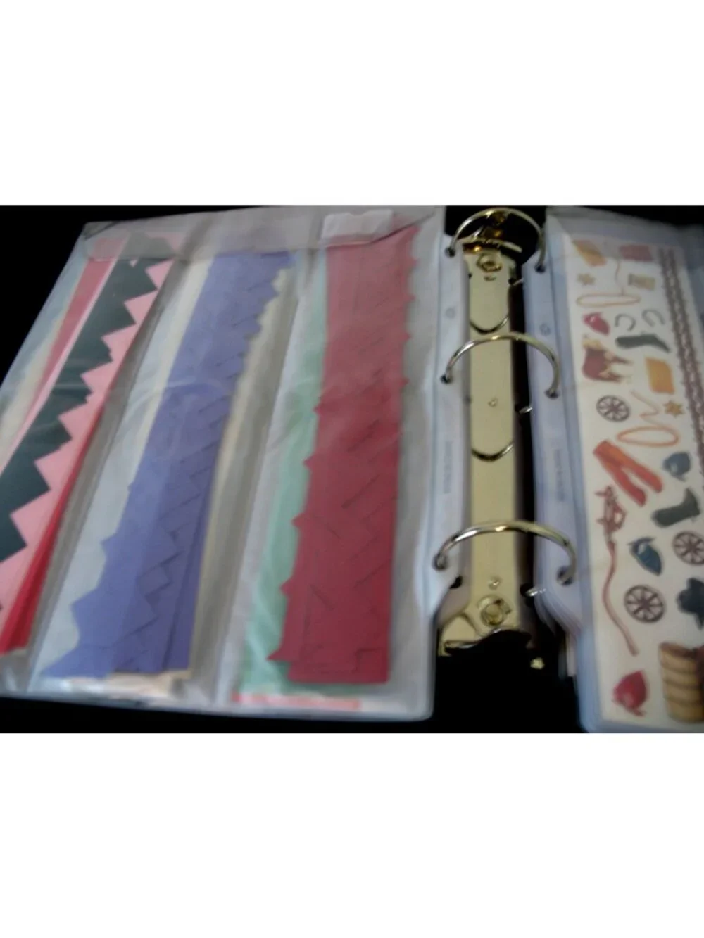 Creative Memories Accessory Binder 7 Protectors Good Zipper with borders/diecuts